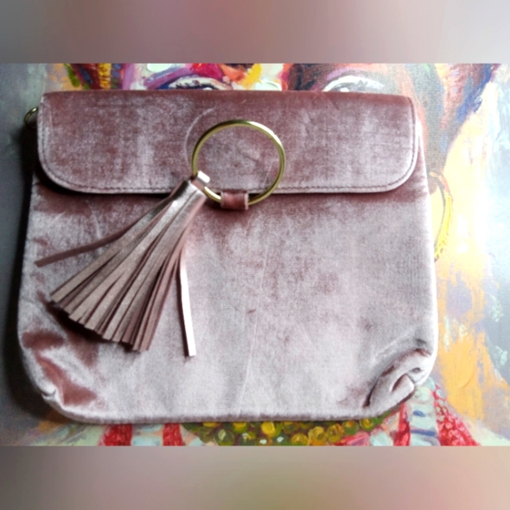 Elegant Velvet Clutch with Tassel